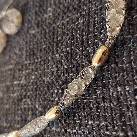 SALE‼️ Matching Necklace & Earrings Set - Picture 2 of 5